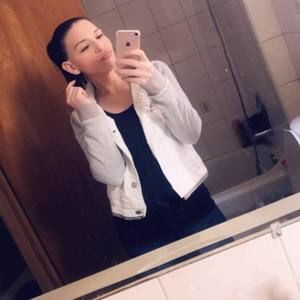 Meet your Posher, Lina g